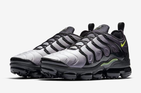 Air VaporMax Plus Black Volt
